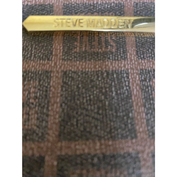 Women's Steve Madden Brown Wristlet Wallet - Picture 3 of 5